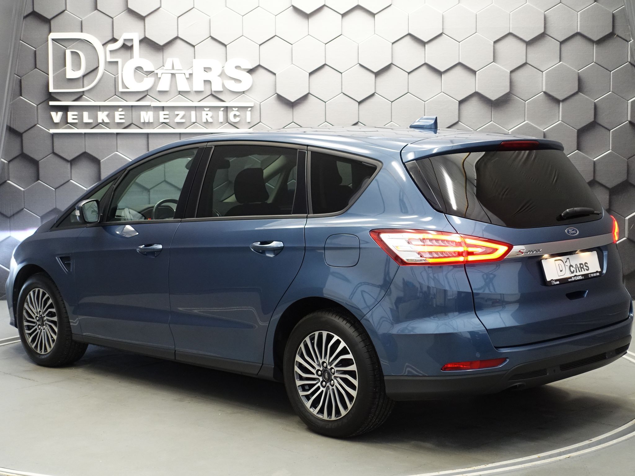 Ford S-MAX, 110 kw, manuál, LED světlomety - fotka 2