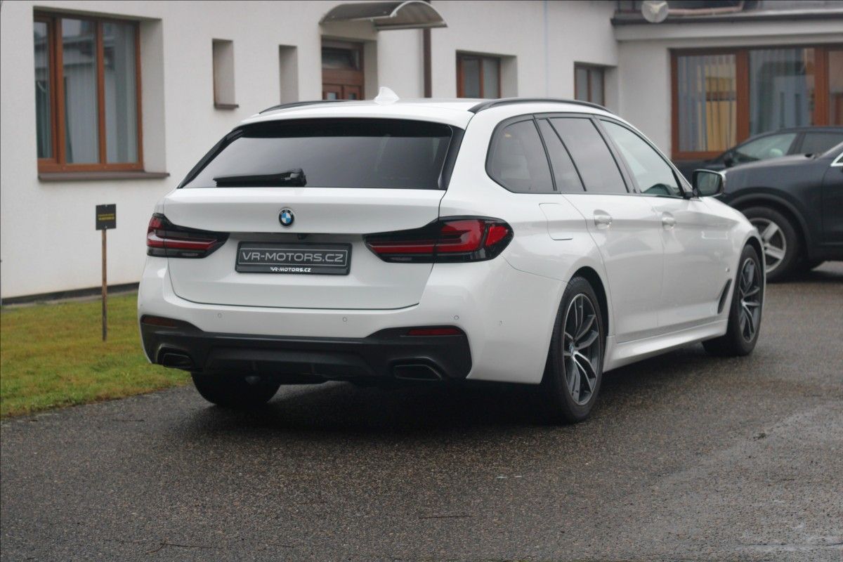 BMW Řada 5, 530d xDrive MSport harman/kard - fotka 4