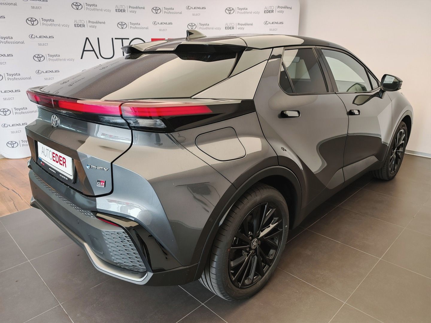Toyota C-HR, 2.0 PHEV GR SPORT - fotka 4