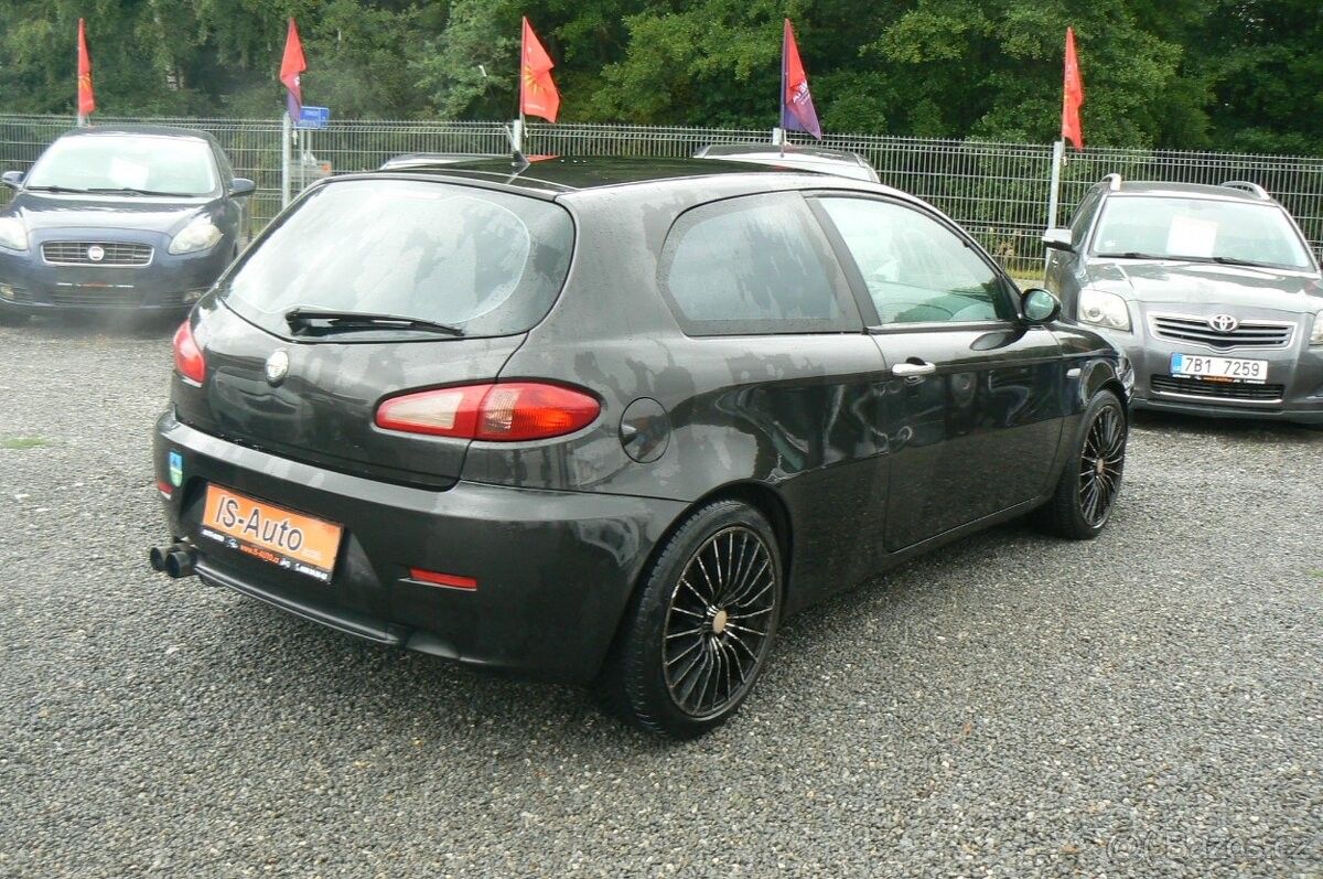 Alfa Romeo 147, 1,6 - fotka 4