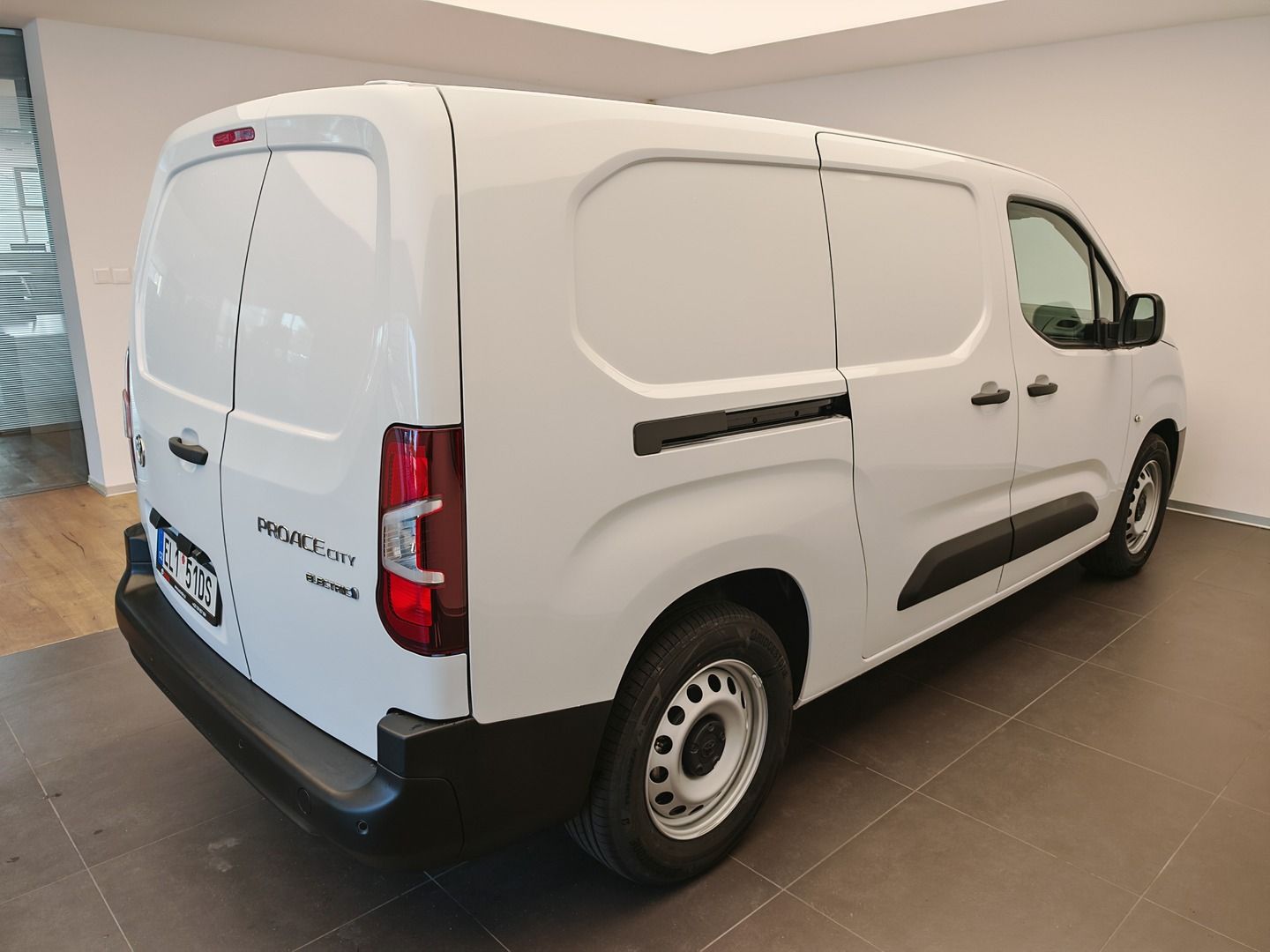 Toyota Proace City, 1.5L Diesel 100 HP -4D  - - fotka 4