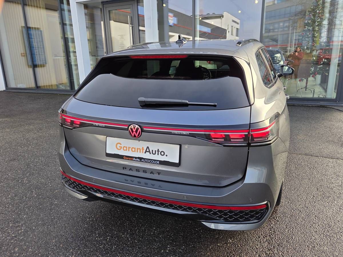Volkswagen Passat Variant, R-Line 2.0 TDI BlackStyle - fotka 4
