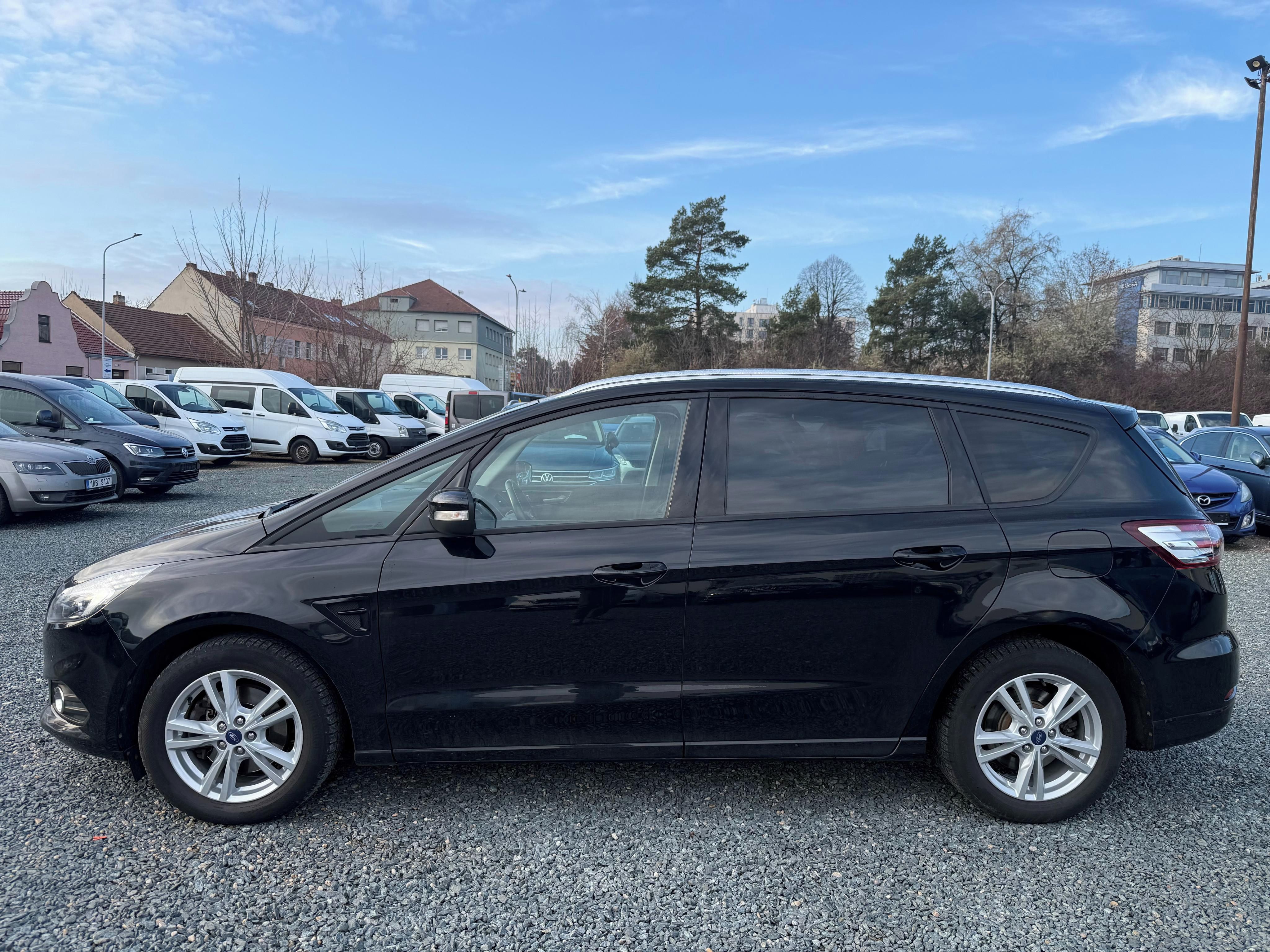 Ford S-MAX, 2.0 TDCi 140Kw Navi, LED - fotka 6