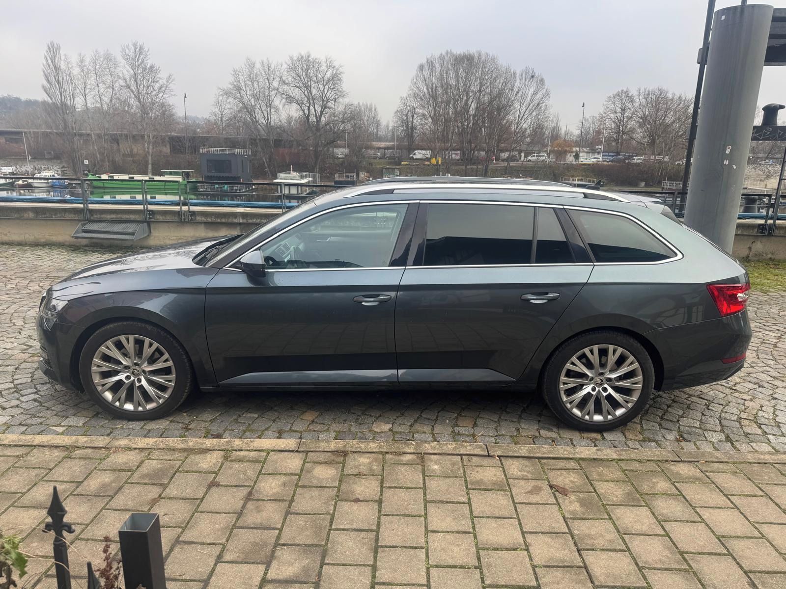 Škoda Superb, Skoda Superb Combi 2.0 TDI 4x4 - fotka 5