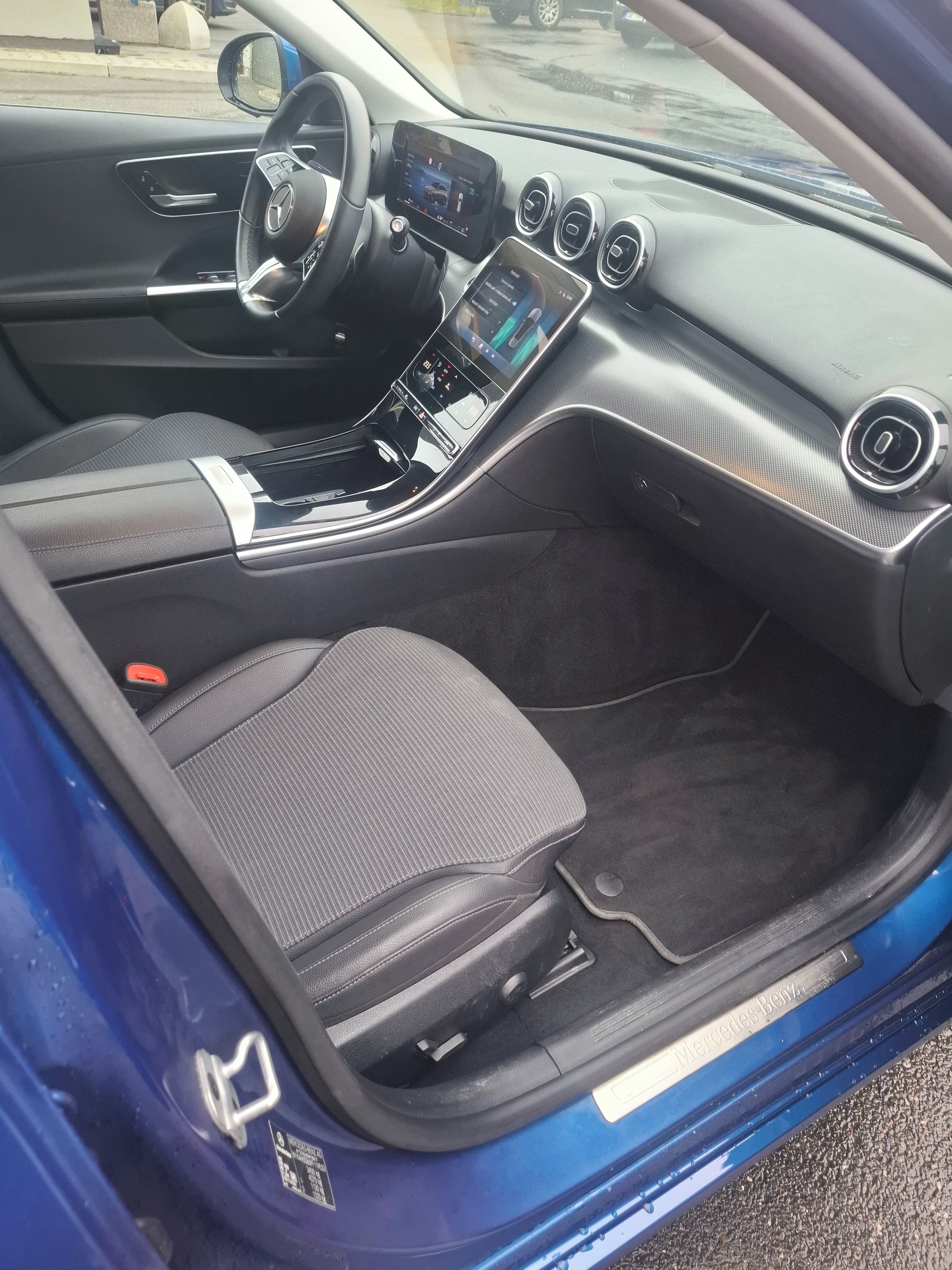 Mercedes-Benz Třídy C, 200 D, HYBRID,AVANTGARDE,CÉBIA - fotka 3