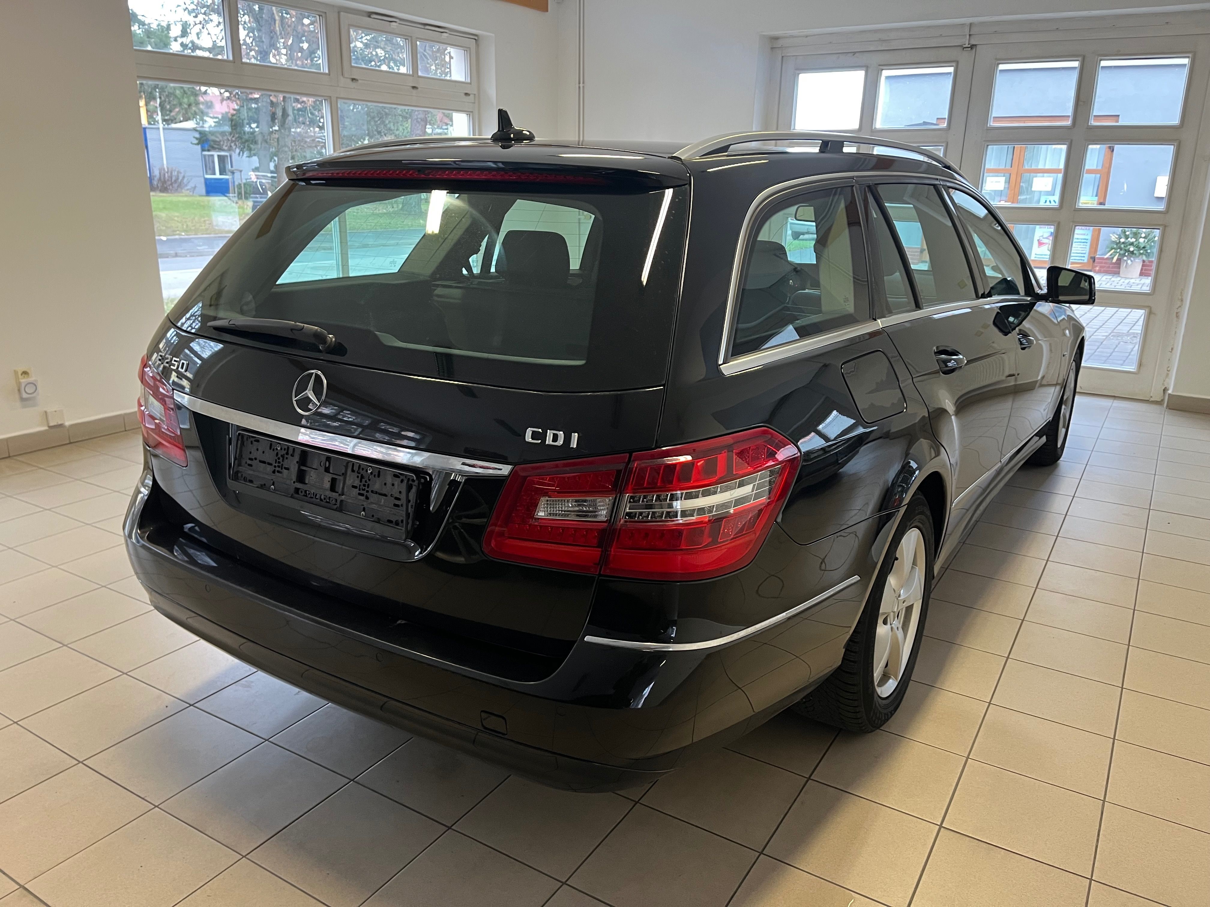 Mercedes-Benz Třídy E, 250 Cdi   Avantgarde - fotka 6