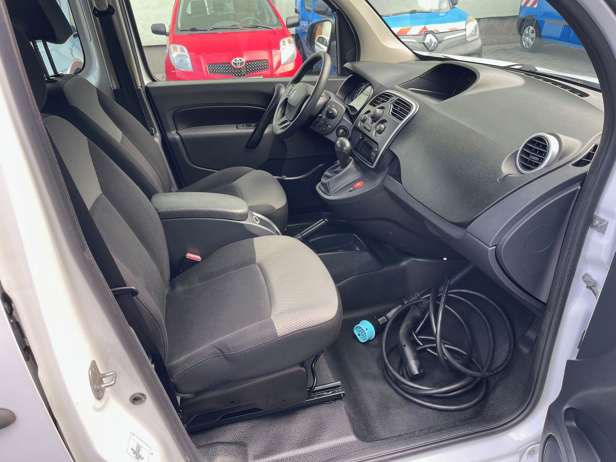 Renault Kangoo, Z.E. MAXI 22kW 5 míst DPH - fotka 6