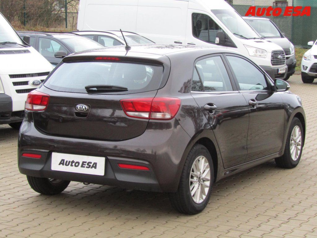 Kia Rio, 1.2i,AC,park.asist - fotka 4