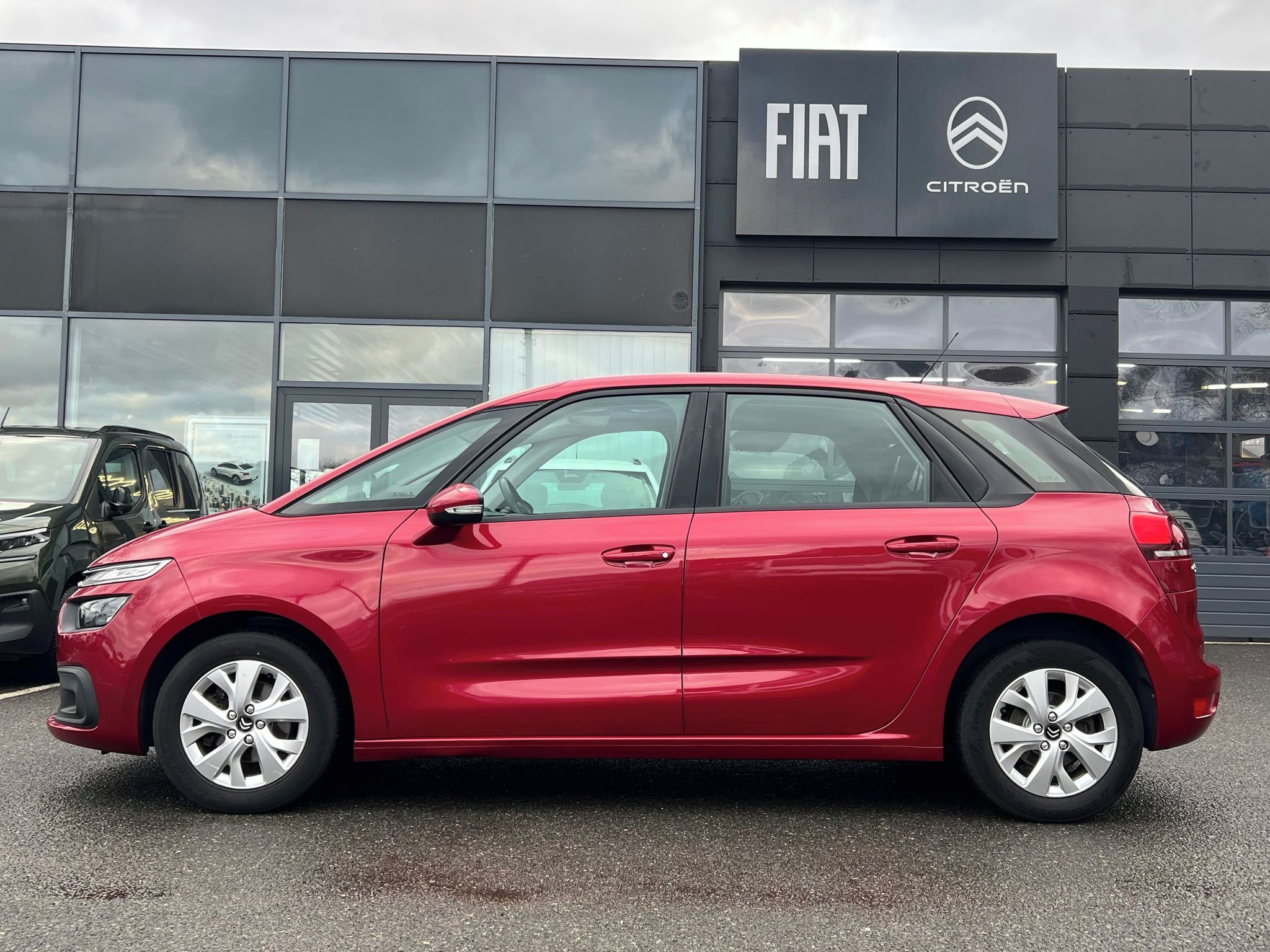 Citroën C4 Picasso, 1.2 130k SERVIS ZÁRUKA NAVI - fotka 4