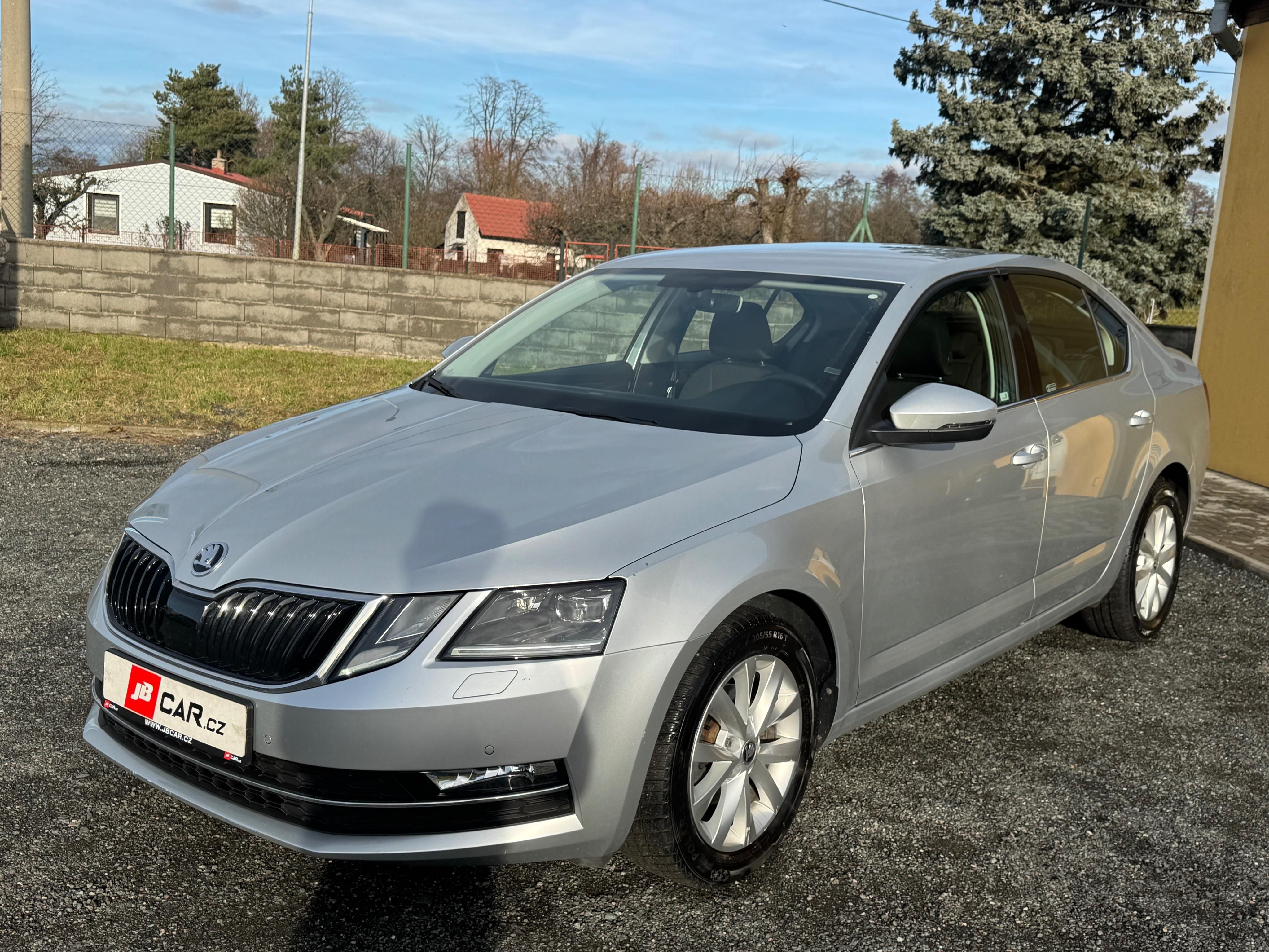 Škoda Octavia, 1.6 TDI 85 KW STYLE - fotka 5