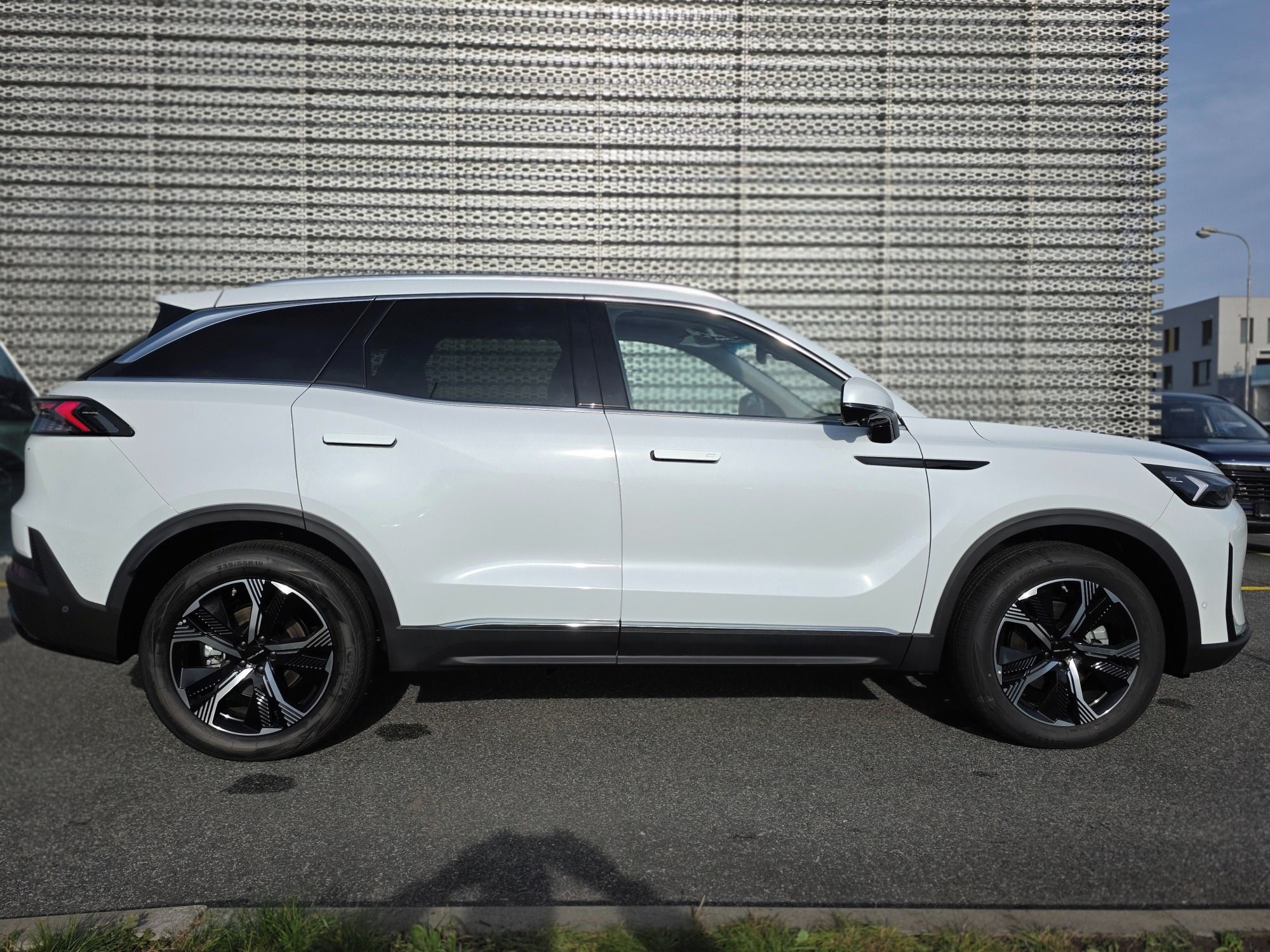 BAIC X7, LUXURY 1,5T 130kW 7DCT 4x2 - fotka 4