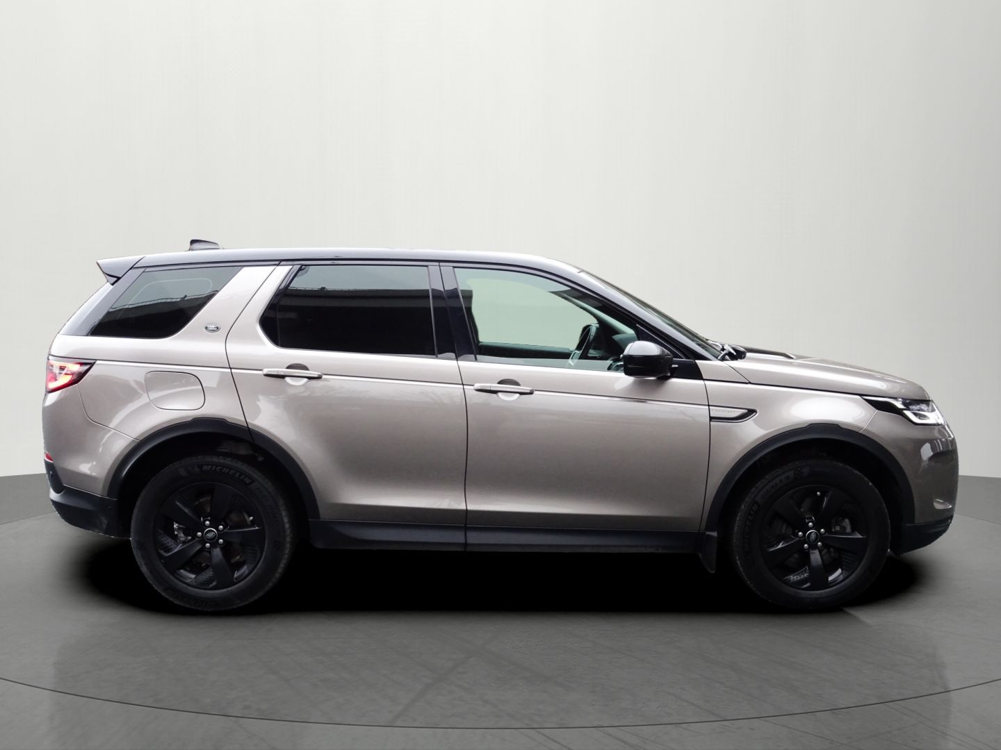 Land Rover Discovery Sport, 2.0 D165 SE AWD DPH - fotka 5