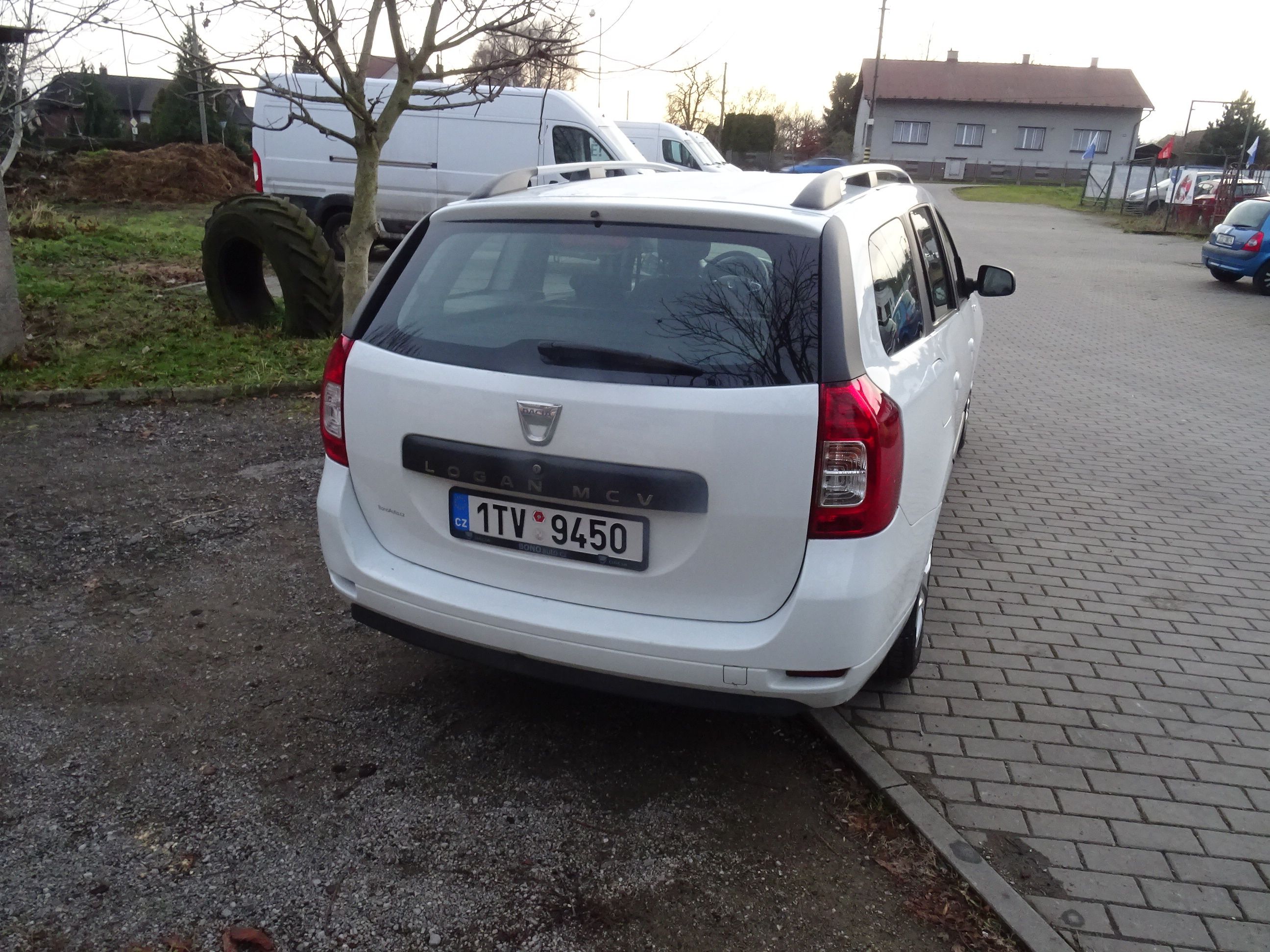 Dacia Logan, 1.0 - fotka 4
