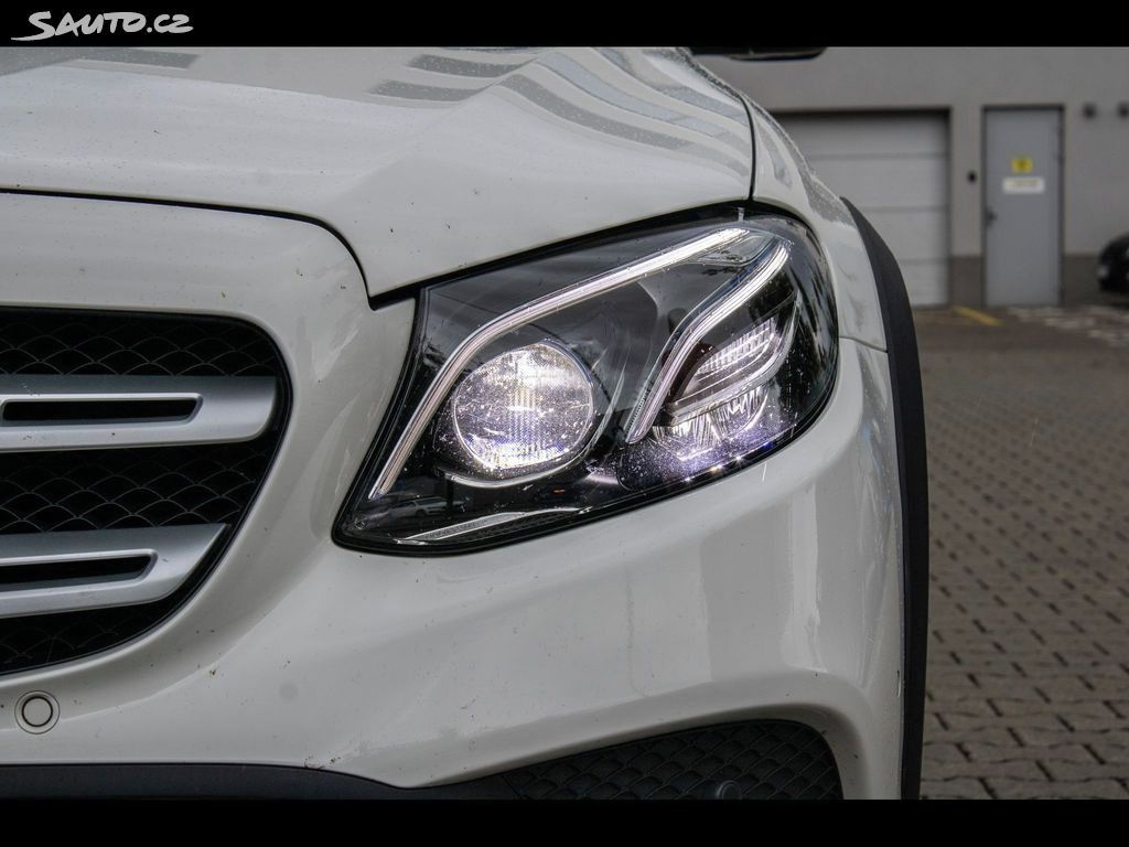 Mercedes-Benz Třídy E - fotka 3
