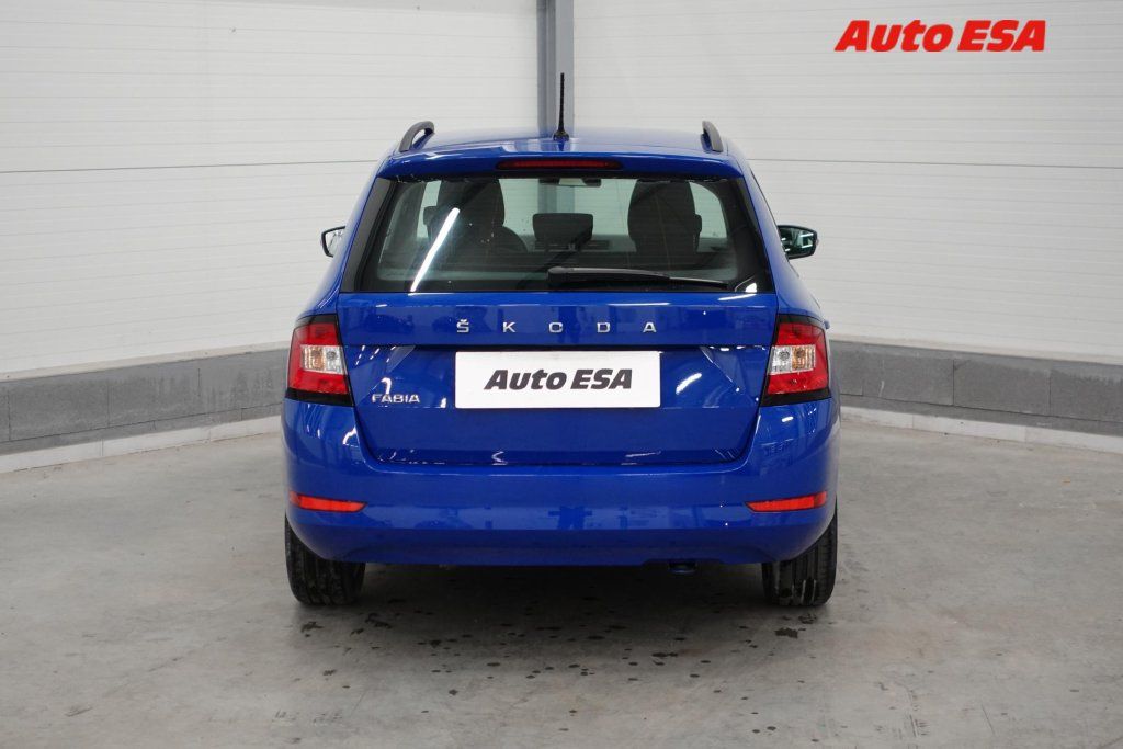 Škoda Fabia, 1.0 TSi,2.maj,ČR,Ambition - fotka 5