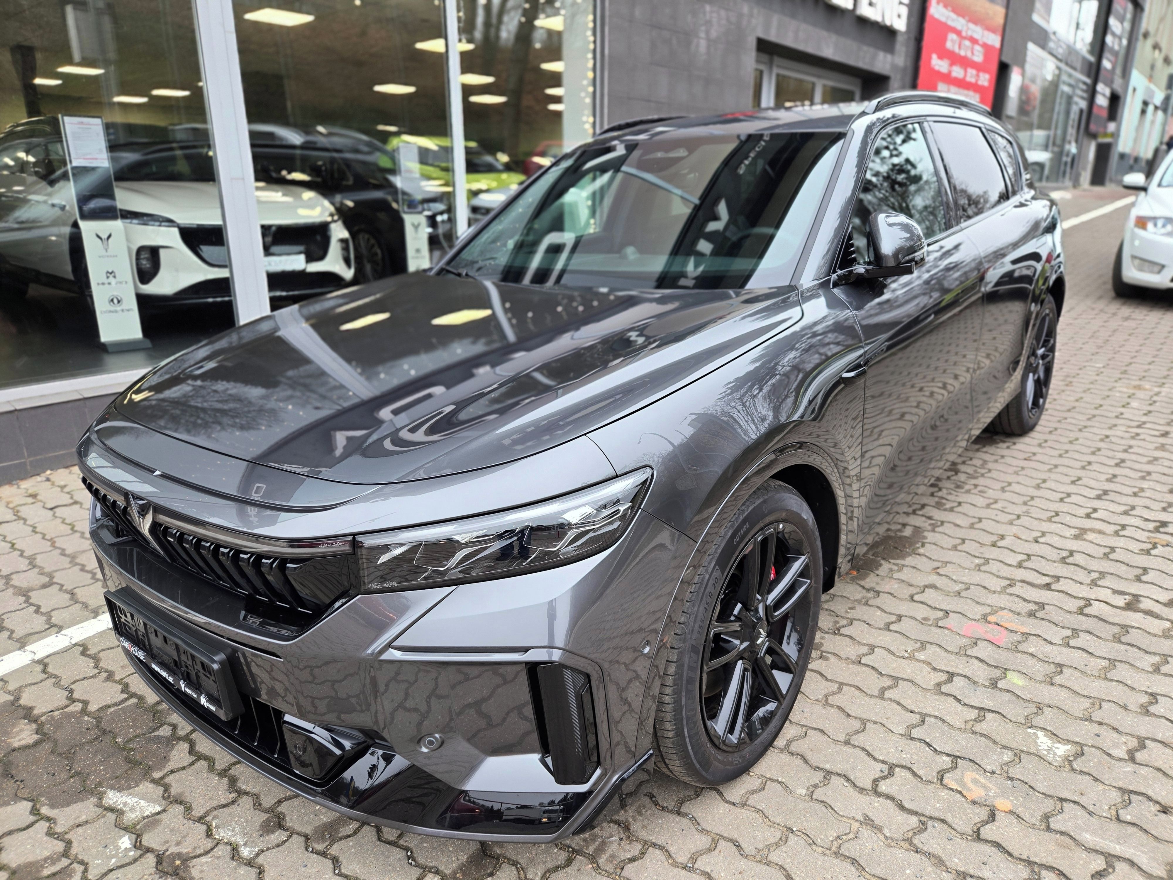 Voyah, FREE REV318 AWD HYBRID - fotka 2