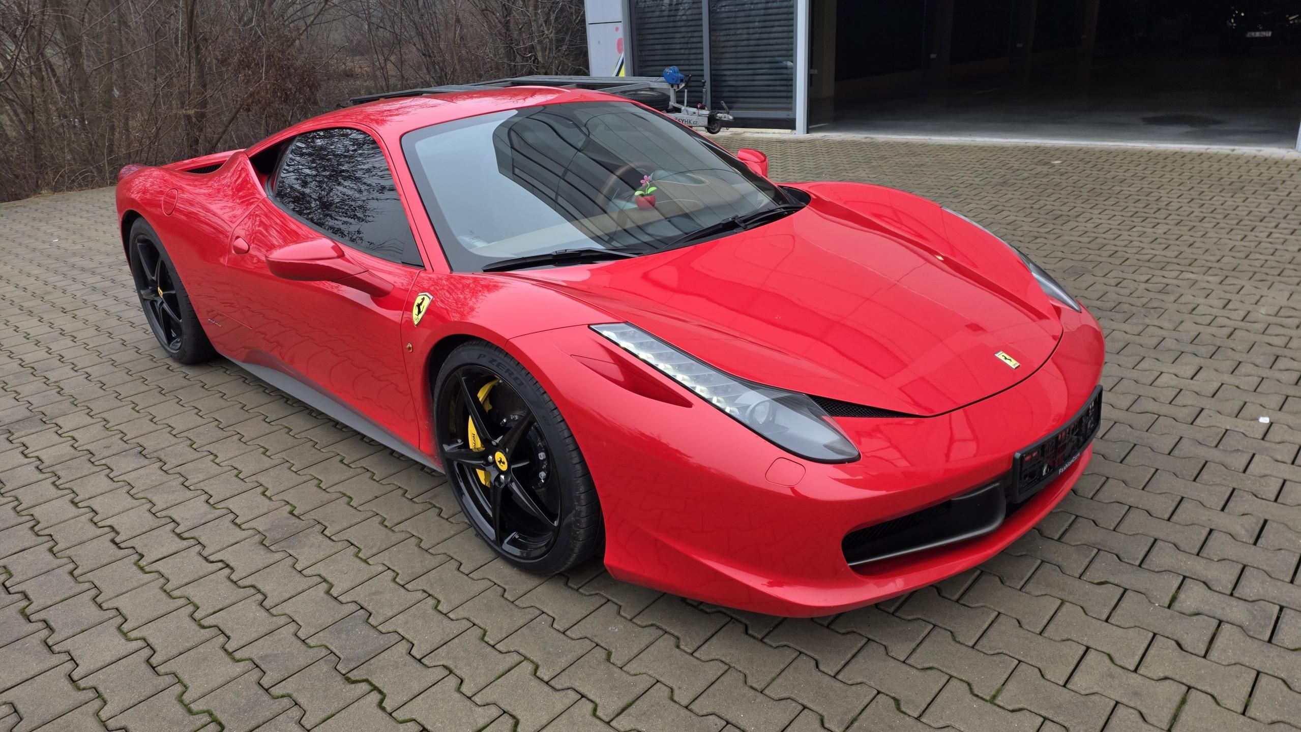 Ferrari 458, TOP STAV PRAVIDELNÝ SERVIS