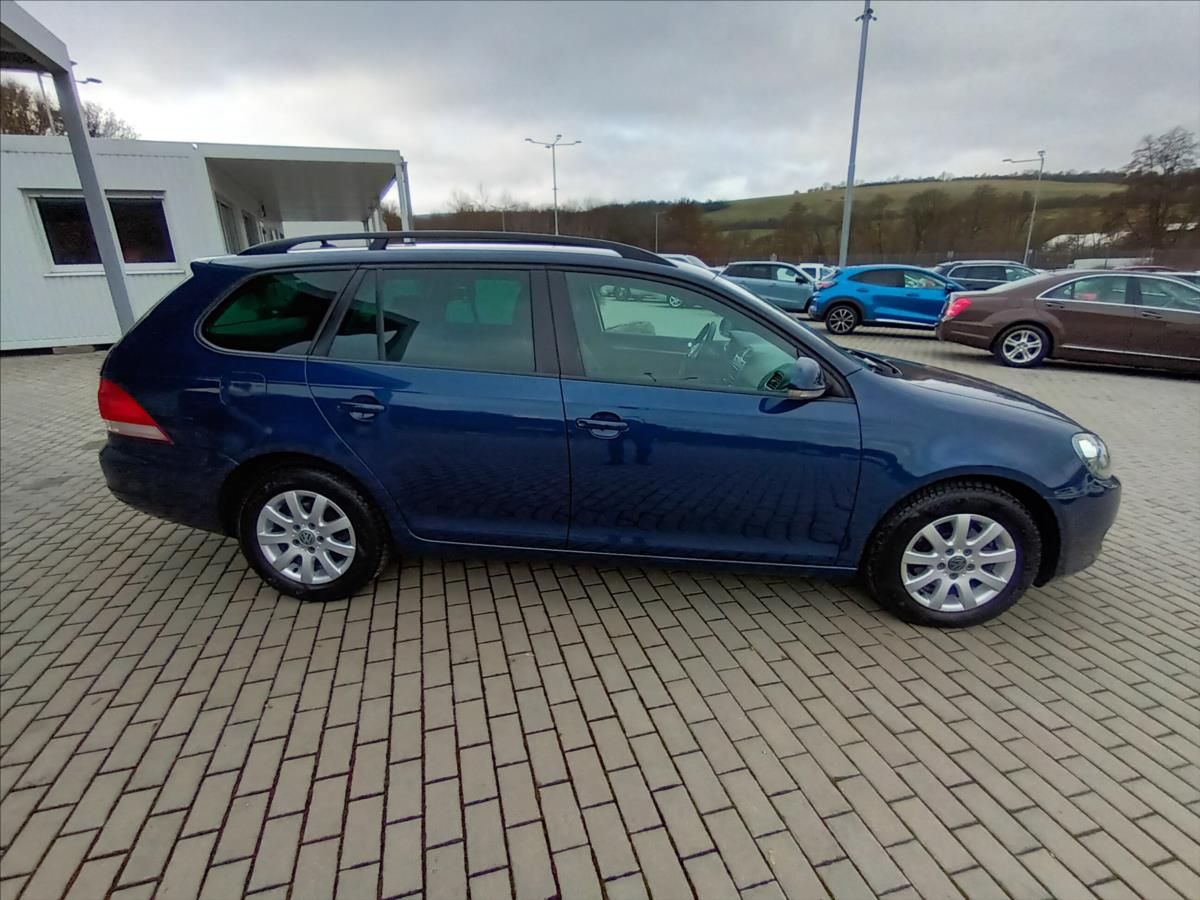 Volkswagen Golf, 1,2 TSI,KLIMA,VÝHŘEV,SERVISKA - fotka 4