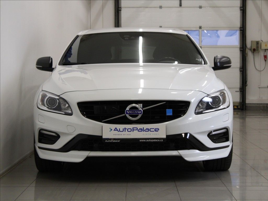 Volvo V60, 2,0 Polestar 270kW 49tkm! ČR - fotka 2