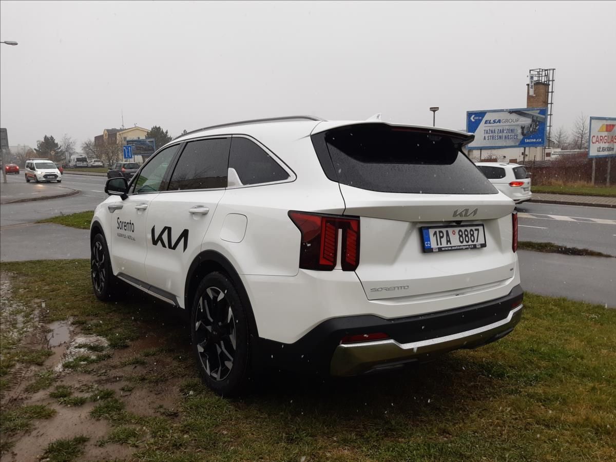 Kia Sorento, TOP 2,2 142kW AT8 - fotka 3