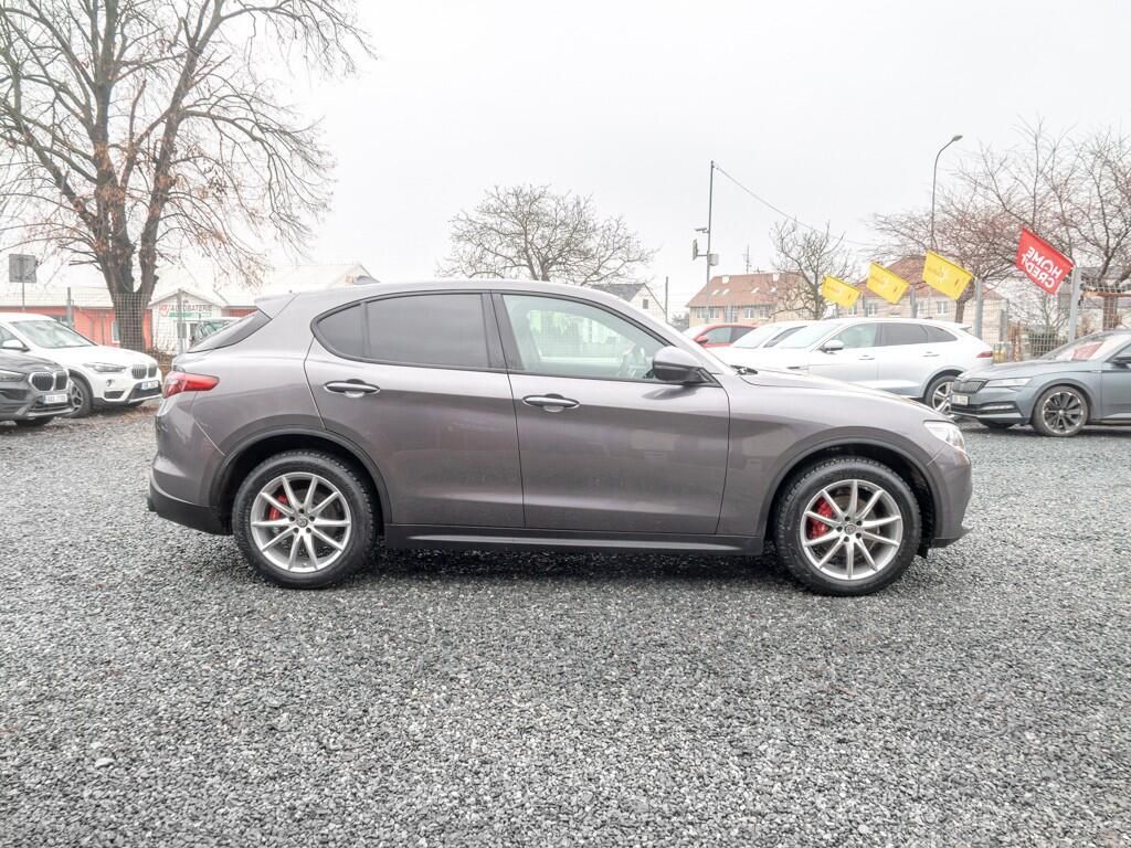 Alfa Romeo Stelvio, 2.0T Q4 MAT - NAVI - fotka 3