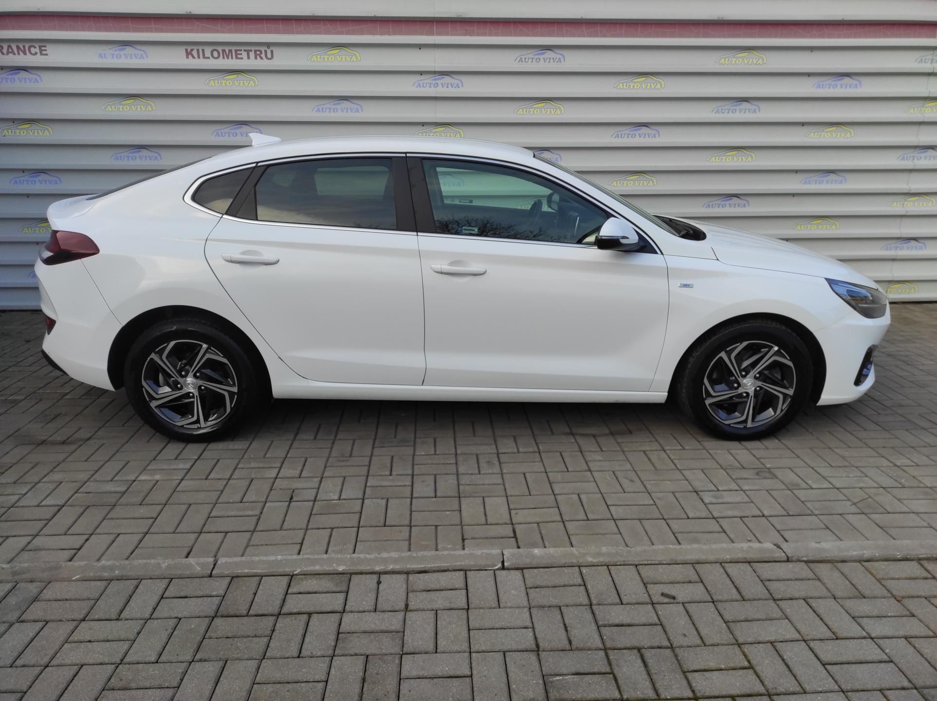 Hyundai i30, 1,5T-GDi mHev,48V,AT,Fastback - fotka 6