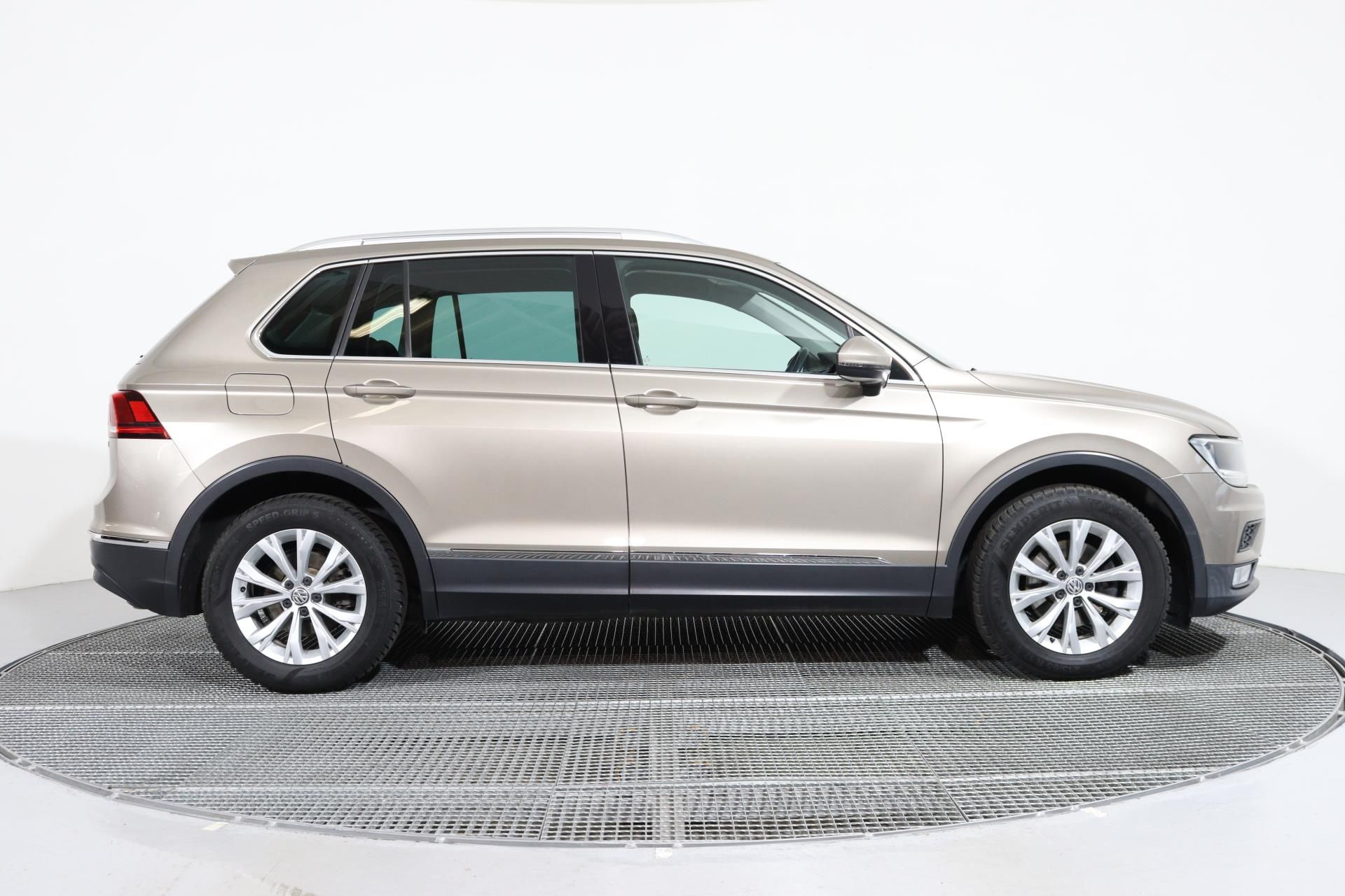 Volkswagen Tiguan, Comfortline 2,0 TDI 7DSG - fotka 3