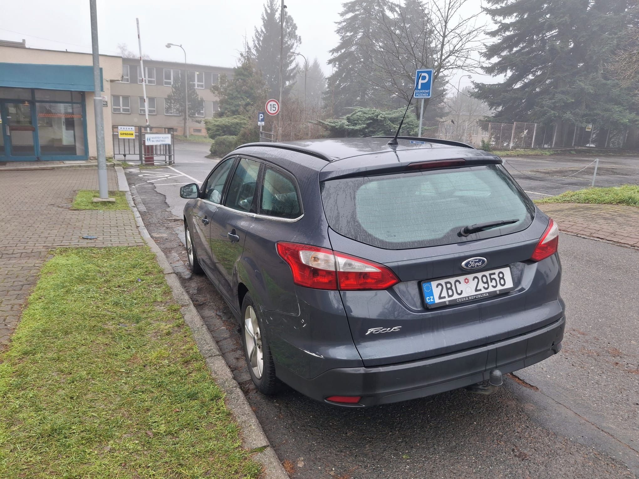 Ford Focus, Focus - 1,6 TDCi - top výbava - fotka 6