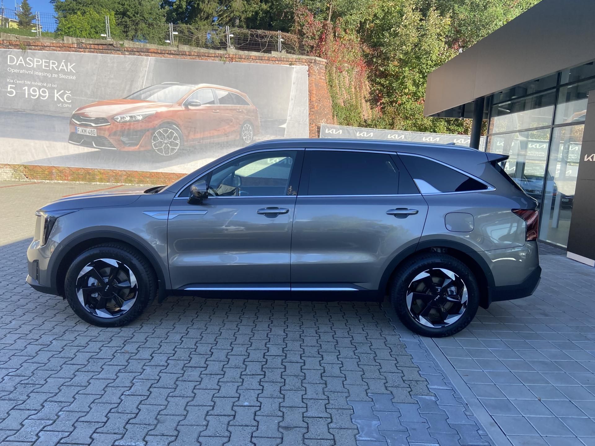 Kia Sorento, 1,6HEV 4x4 5P TOP NAPPA/PNS - fotka 6