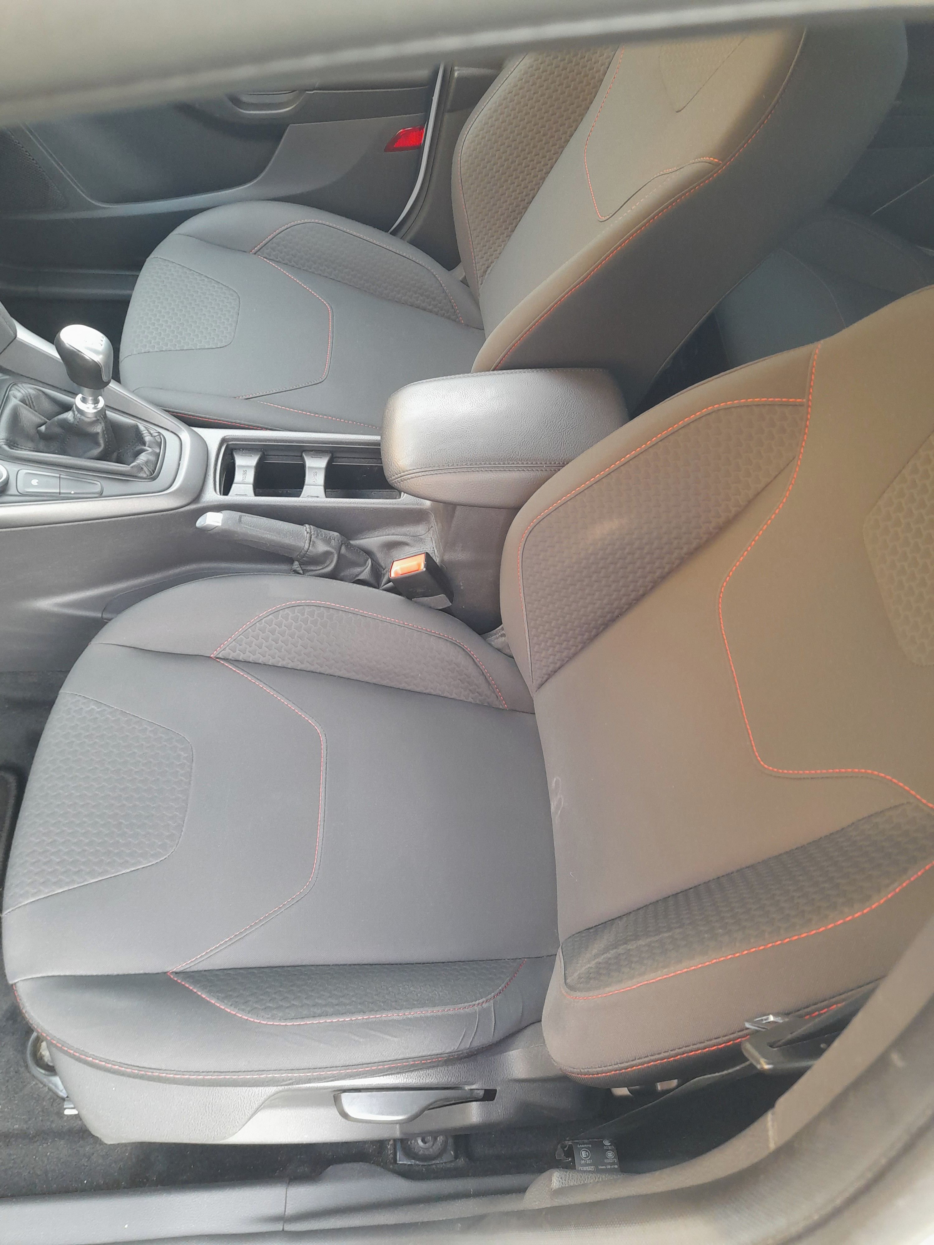 Ford Focus, ST-line 1,5i 134kw  1 Majitel - fotka 6