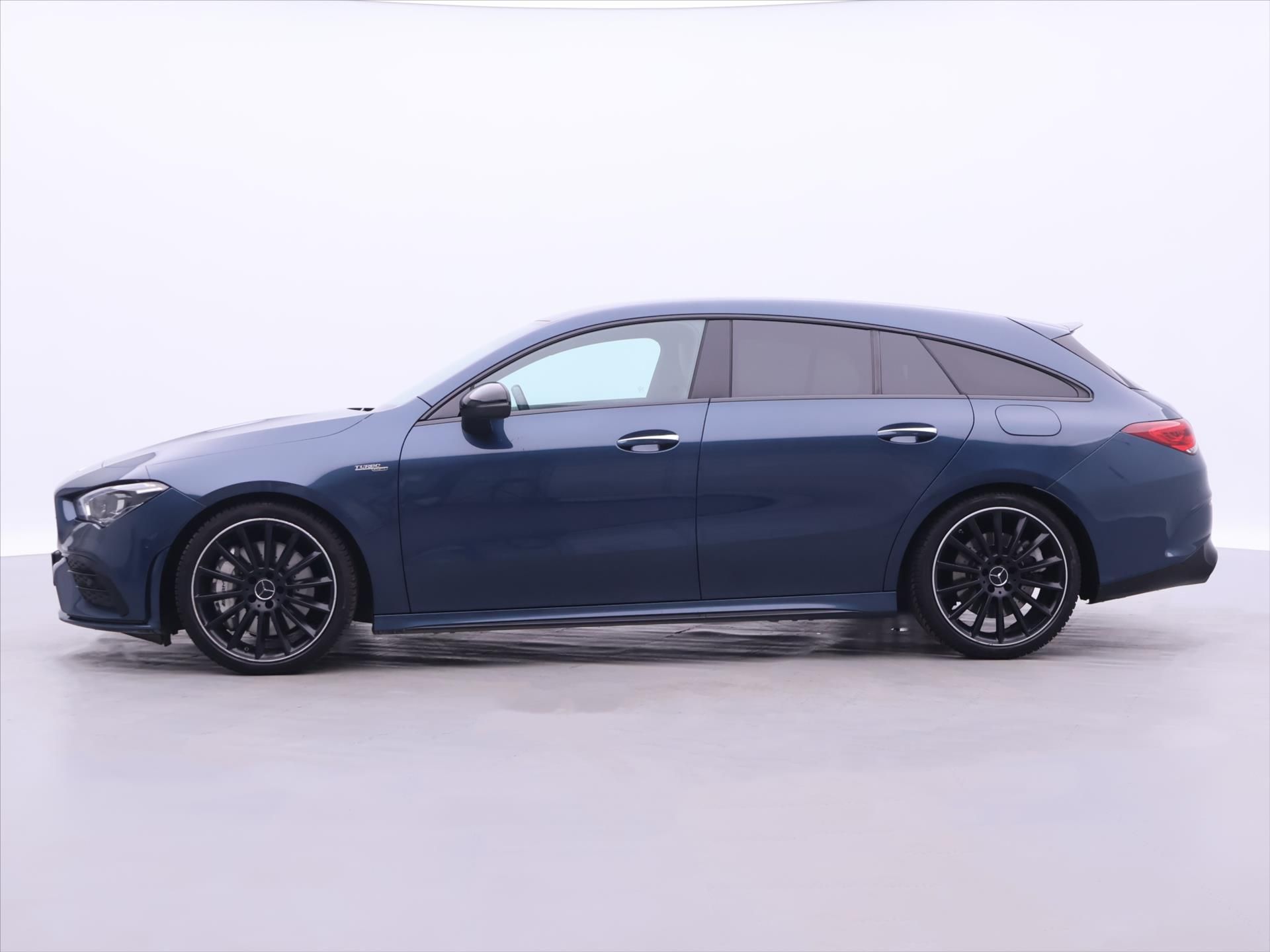 Mercedes-Benz CLA, 2,0 35 AMG 225kW 4MATIC DPH CZ - fotka 4