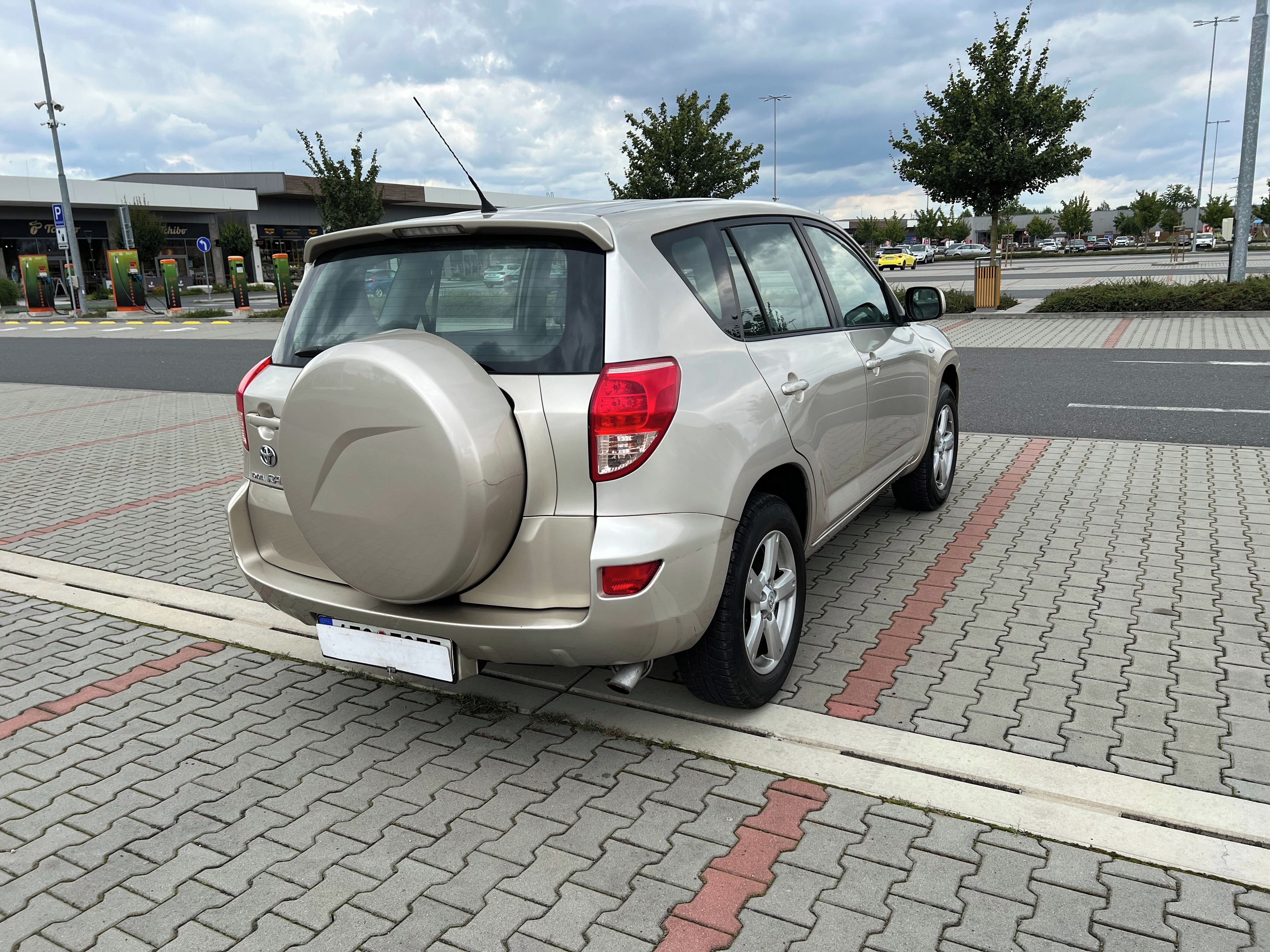 Toyota Rav4, 2.0i 112kw 4x4 1. maj. koup.ČR - fotka 3