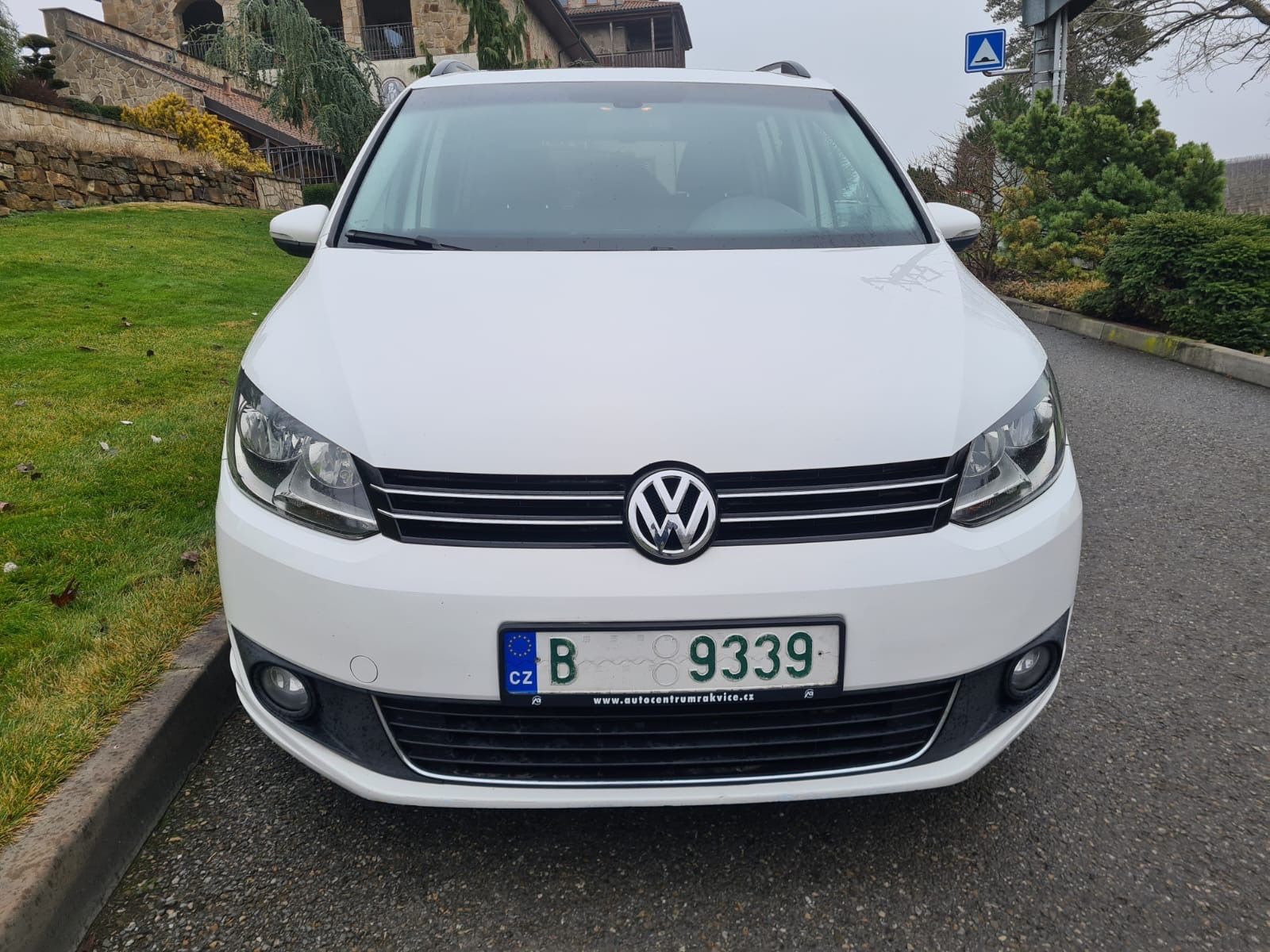 Volkswagen Touran, 1.6 TDi 85KW  DSG NAV 7-míst - fotka 3