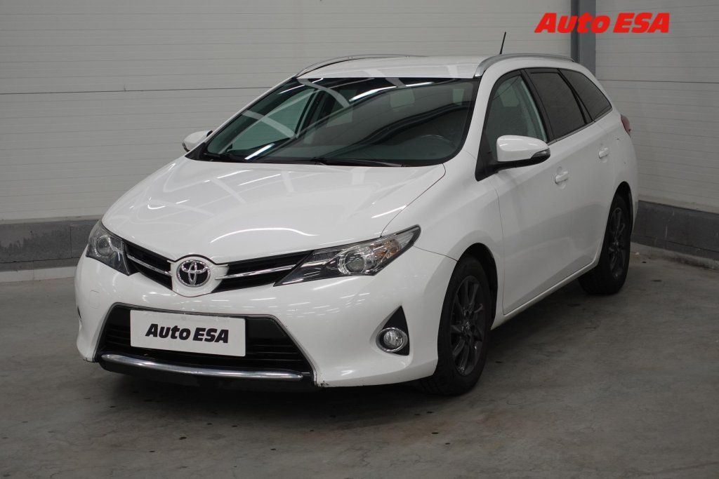 Toyota Auris, 1.4D,1.maj,ČR,autoAC - fotka 3