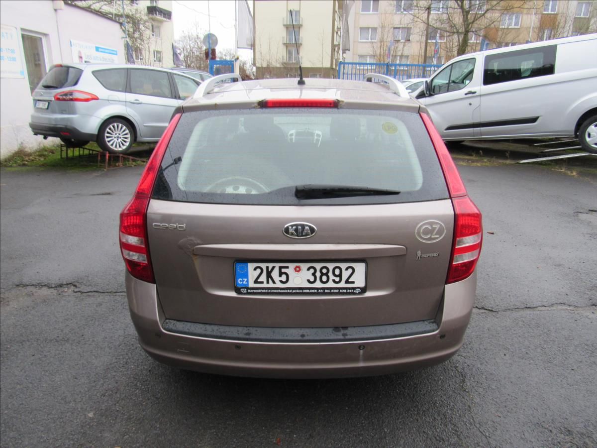 Kia Cee´d, 1,4 LPG Combi 80KW - fotka 5