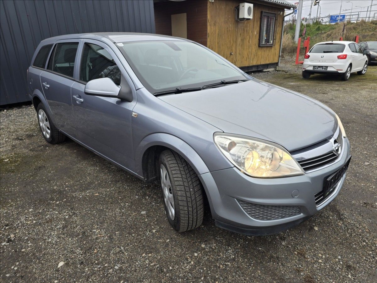 Opel Astra, 1,6 i 85 kw - fotka 3