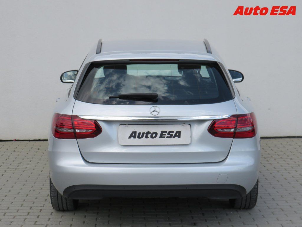 Mercedes-Benz Třídy C, 1.6 d C 200 d,AT,LED - fotka 5