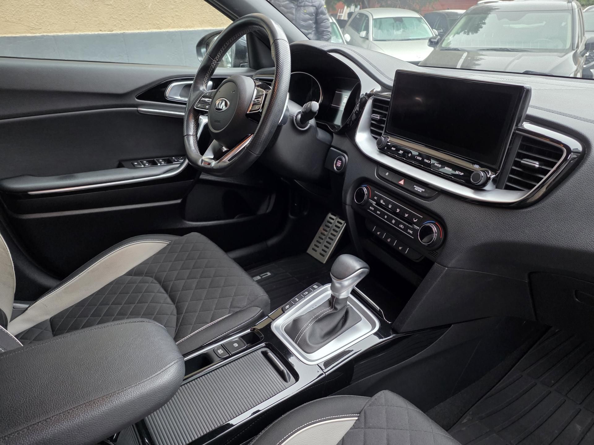 Kia Cee´d, 1.6-GT-LINE-V ZÁRUCE - fotka 2