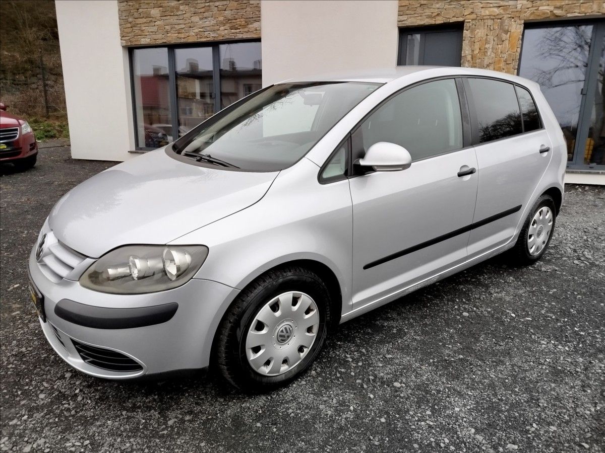 Volkswagen Golf Plus, 1,4 i 55kW, NÍZKÝ NÁJEZD - fotka 2