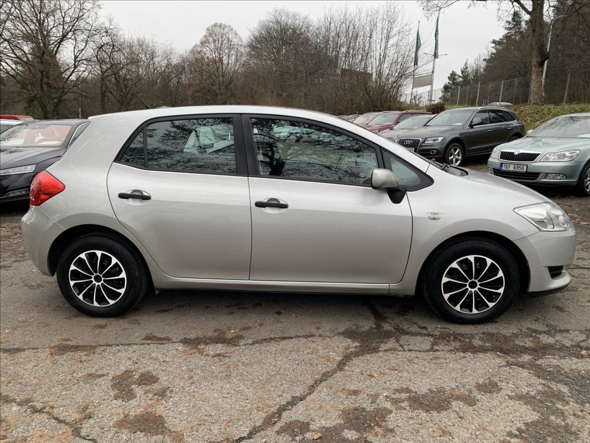 Toyota Auris, 1,3 VVT-i - fotka 4