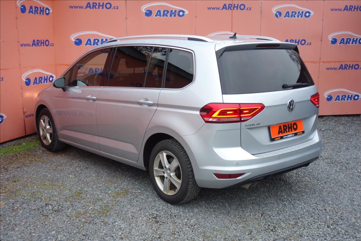 Volkswagen Touran, 2,0 TDi 110KW,ČR,SERV.KN.,DSG. - fotka 5