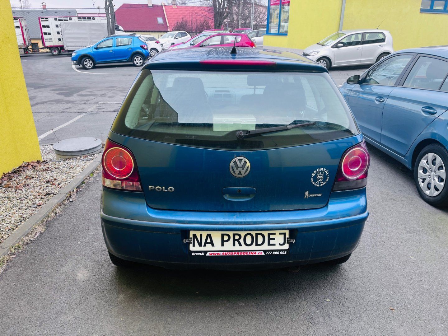 Volkswagen Polo, 1.2 i BENZÍN 5 DVEŘÍ KLIMA - fotka 5