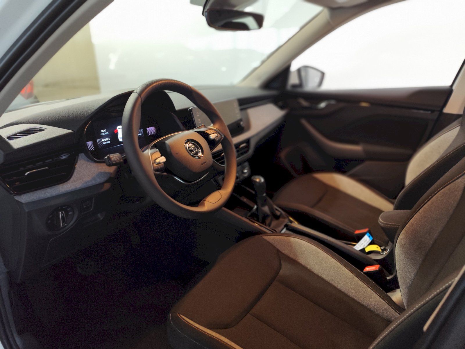 Škoda Kamiq, KAMIQ SELECTION 1.0 TSI 85 kW - fotka 6