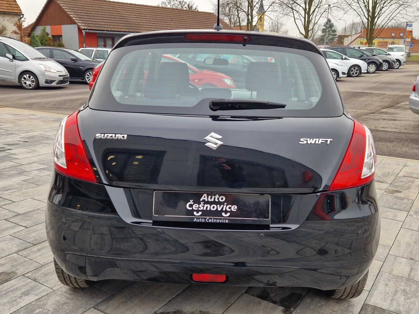 Suzuki Swift, 1,2i 66 KW 4x4 - fotka 6