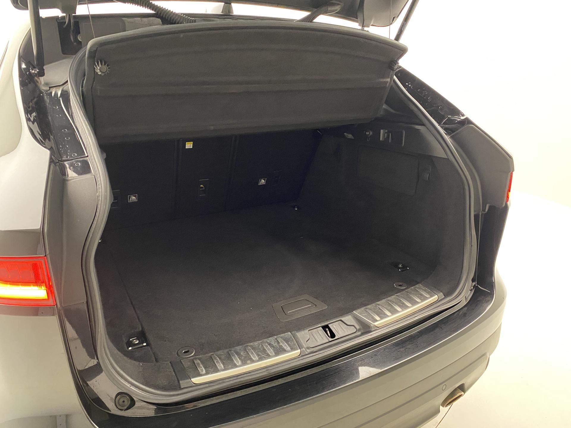 Jaguar F-Pace, 25t AWD AUT - fotka 6