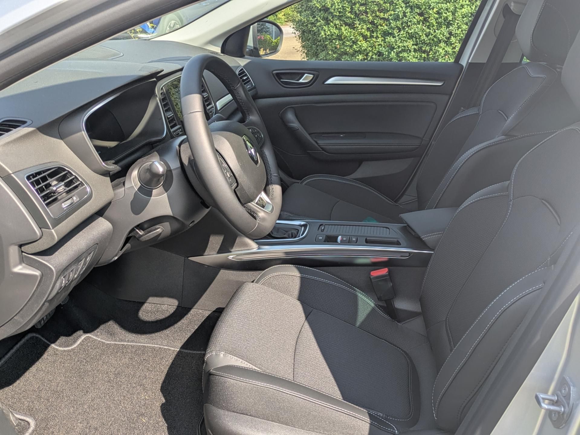 Renault Mégane, GrandCoupé techno TCe 140 EDC - fotka 6