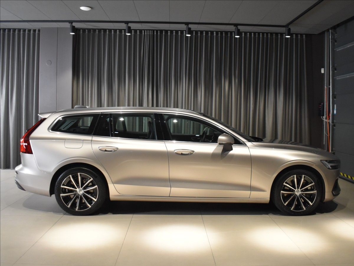 Volvo V60, 2,0 T6 AWD Core - fotka 3