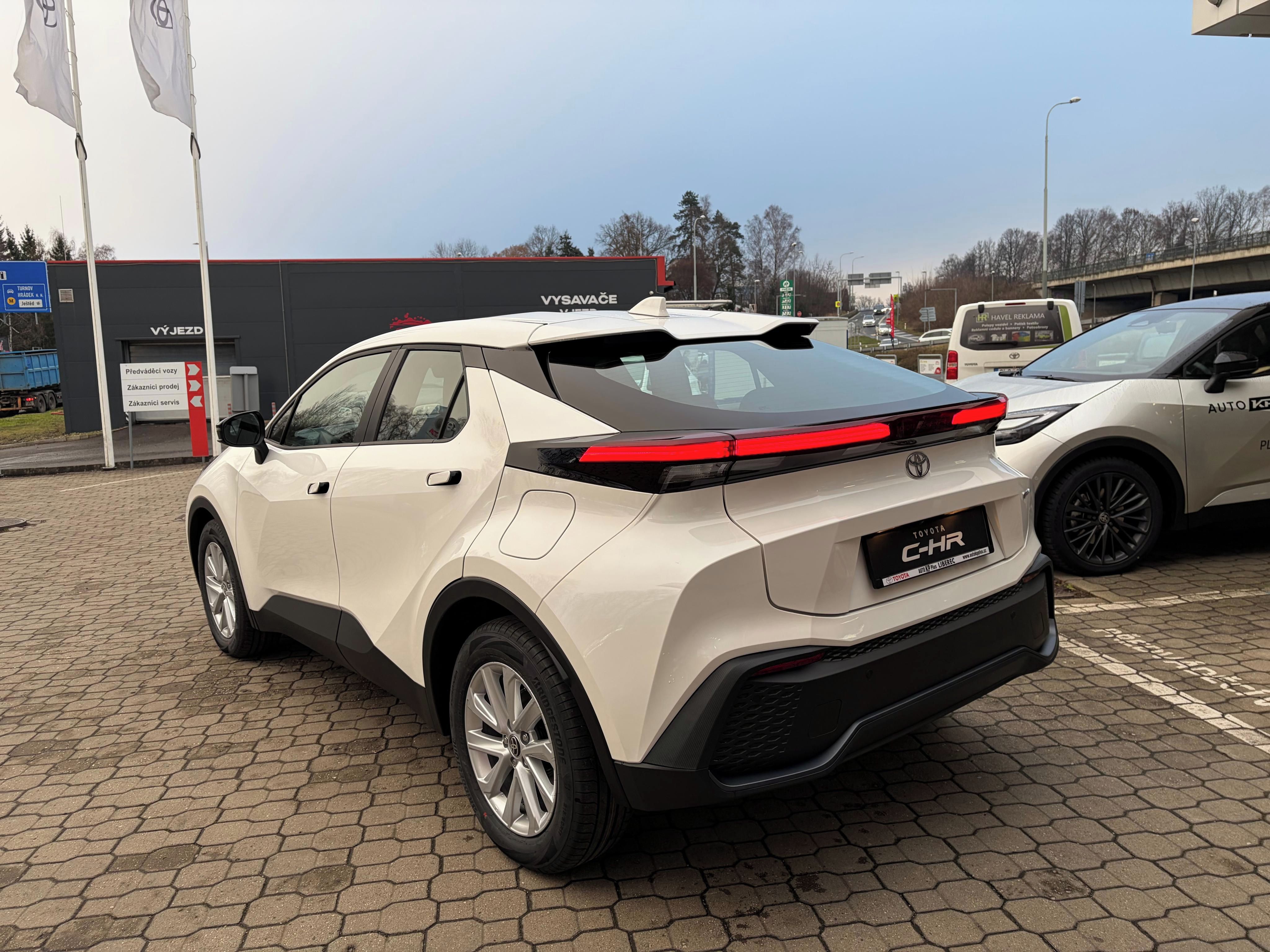 Toyota C-HR, 1,8 HEV 140k Comfort Business - fotka 6