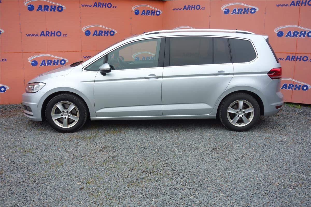 Volkswagen Touran, 2,0 TDi 110KW,ČR,SERV.KN.,DSG. - fotka 4