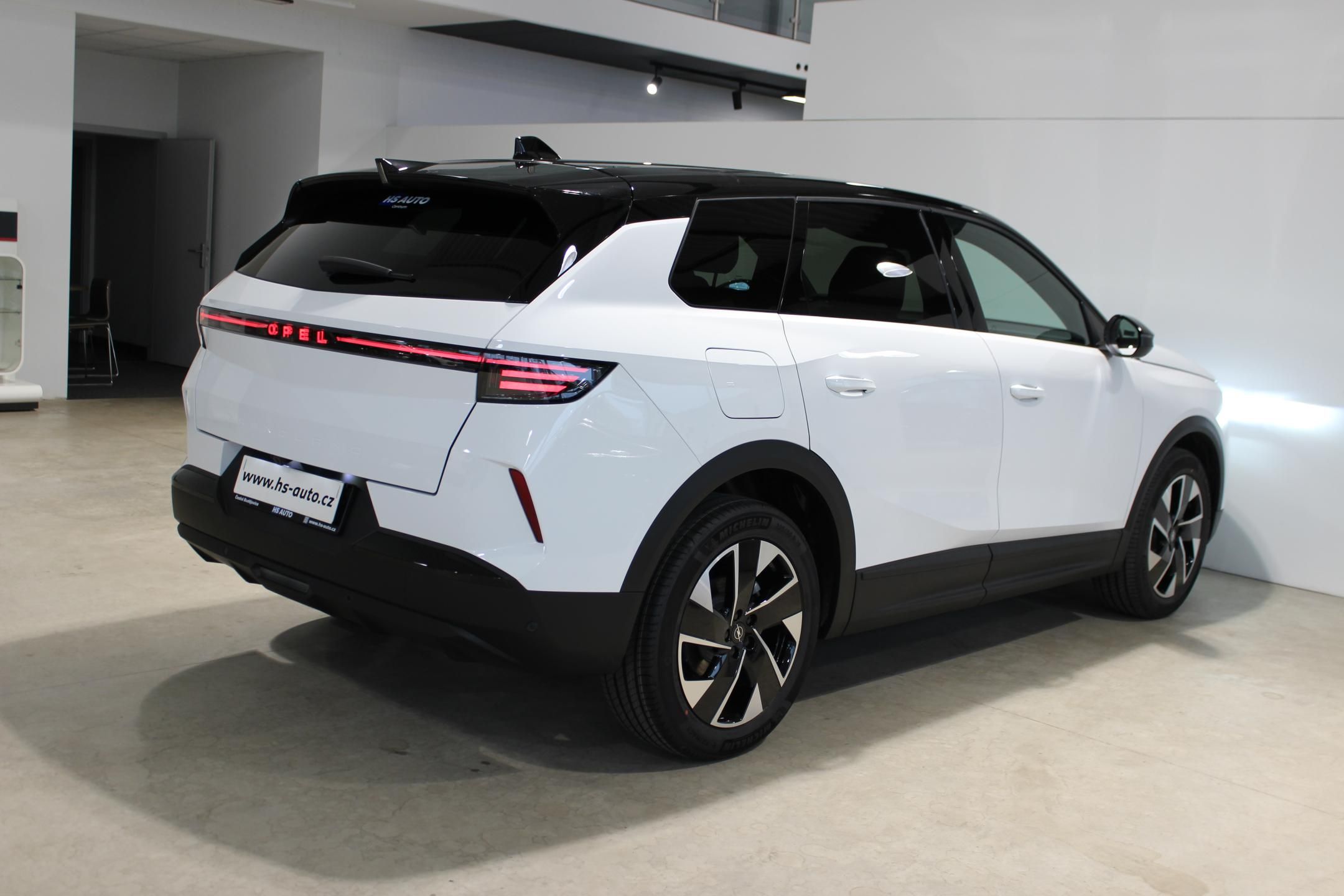 Opel Grandland, GS Hybrid 1.2 TURBO 107kW - fotka 6